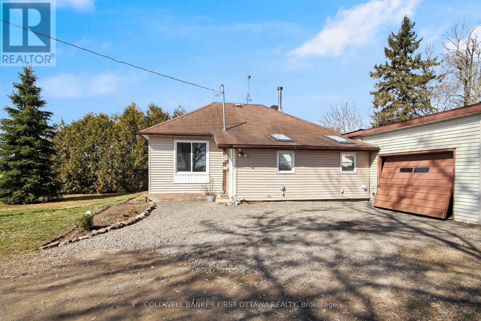 Property Photo: 6671 Dalmeny Road ON K0A 2W0