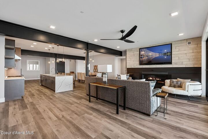 Property Photo:  802 Sandpoint Ave #8202  ID 83864 