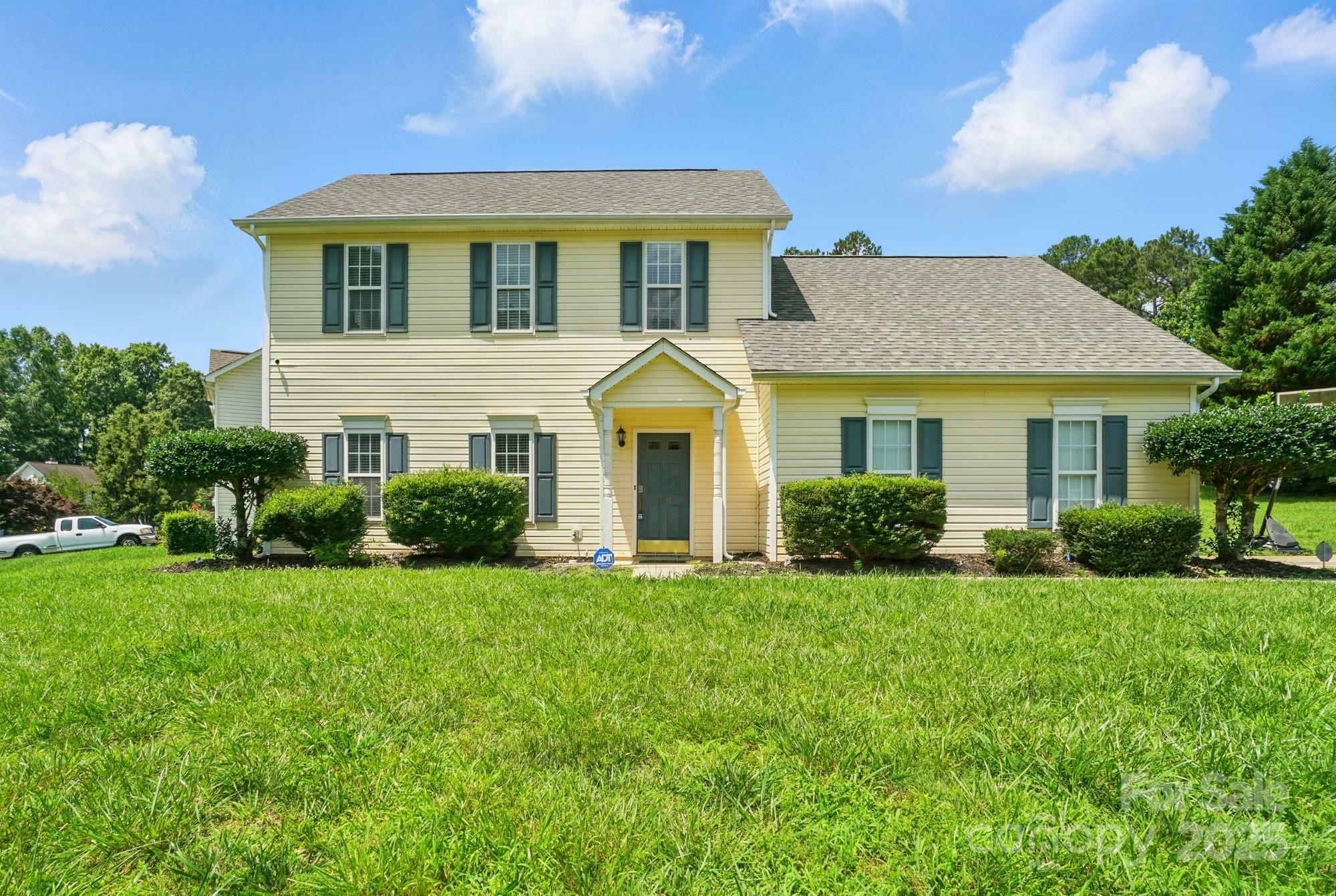 Property Photo: 12803 Matisse Lane NC 28215