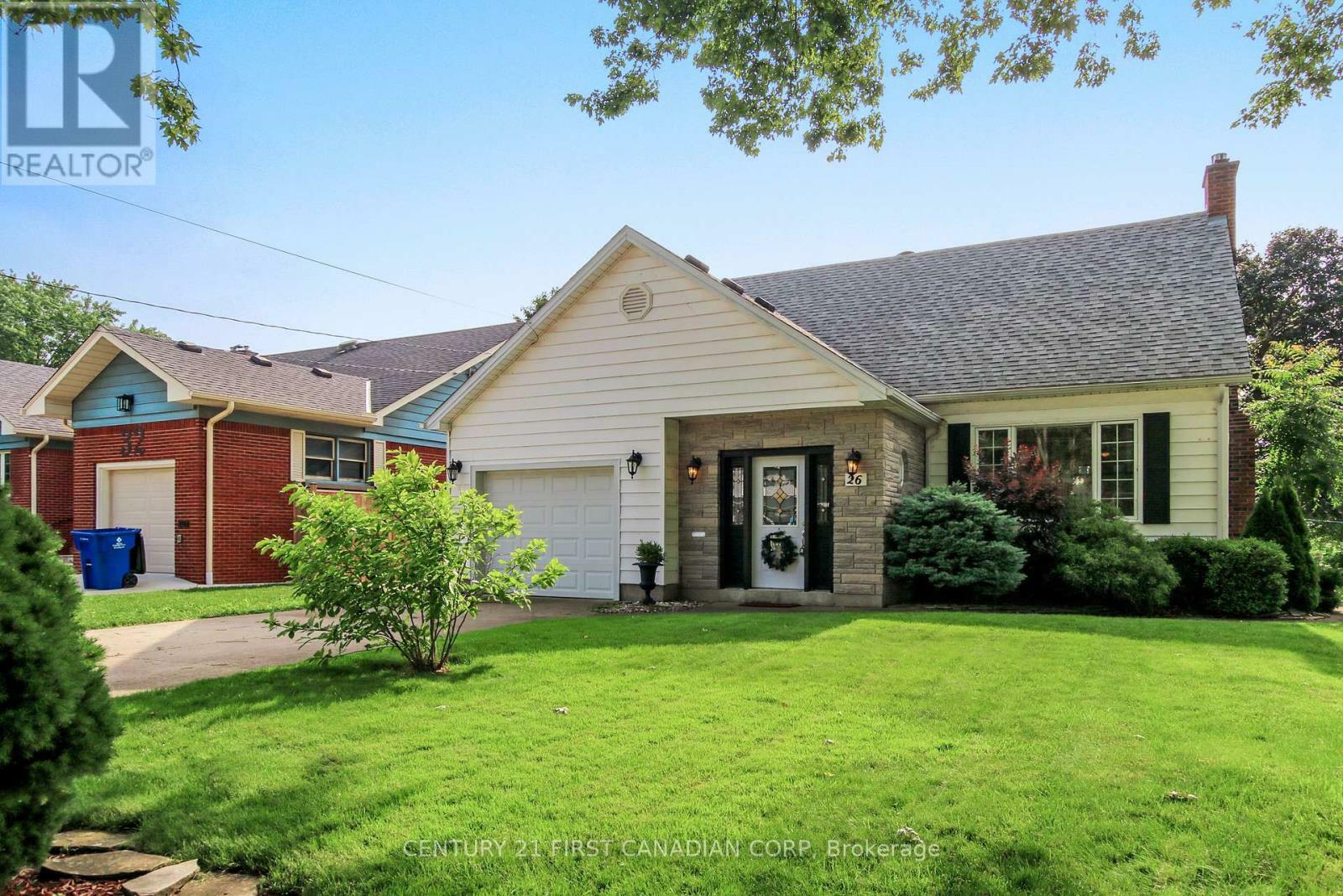 Property Photo: 26 Grand Avenue ON N8A 4J9