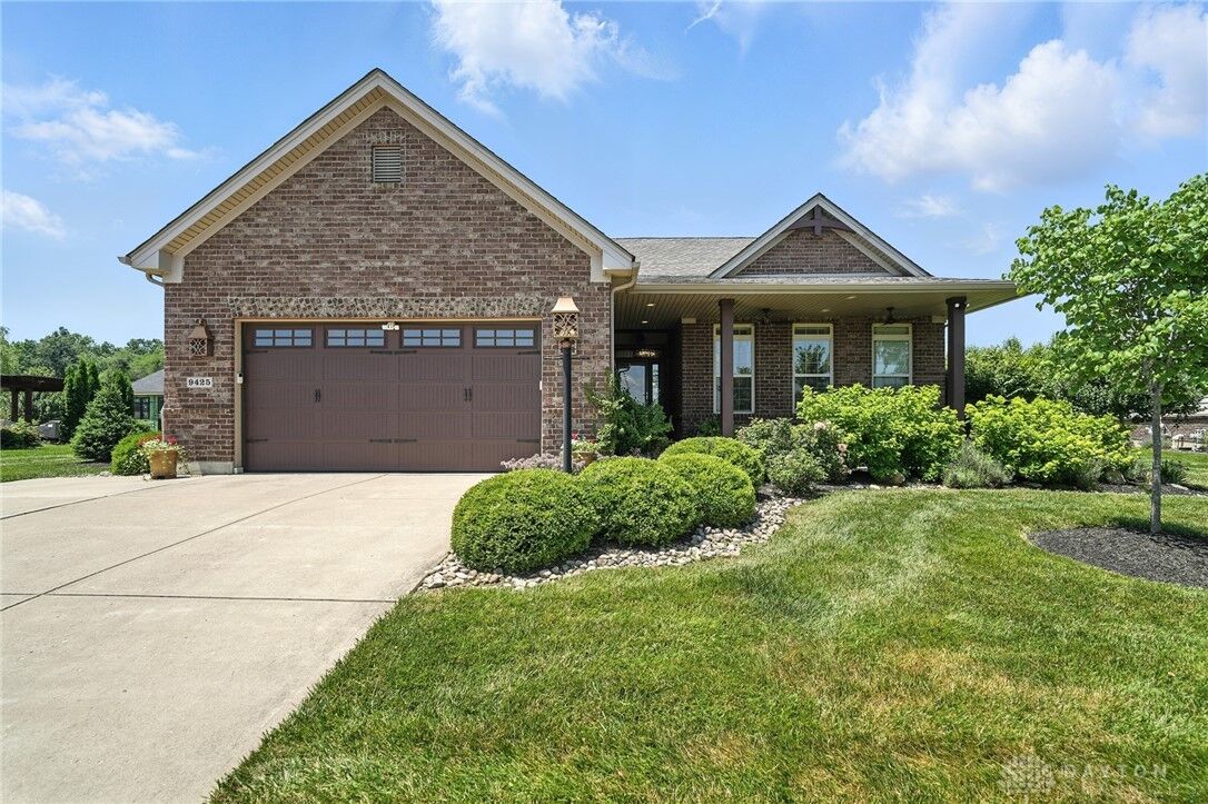 Property Photo: 9425 Avingnon Way OH 45458
