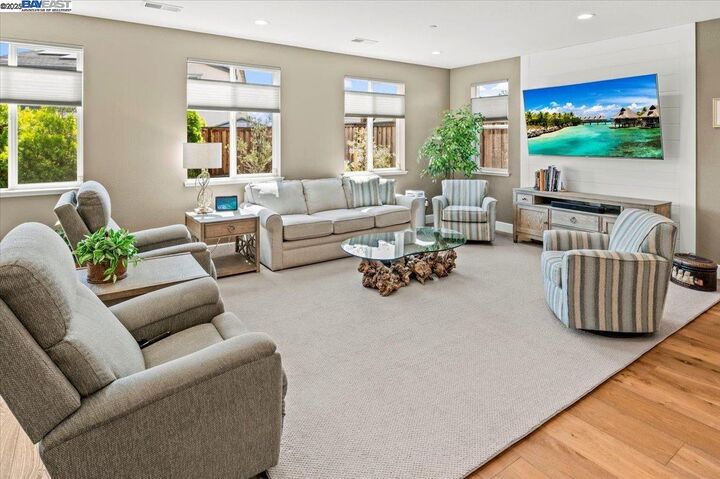Property Photo: 6822 Spanner Ct CA 95377