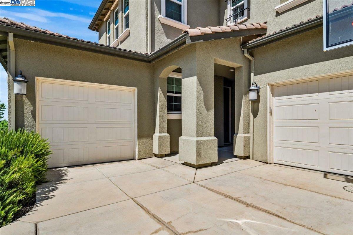 Property Photo: 6832 Spanner Ct CA 95377