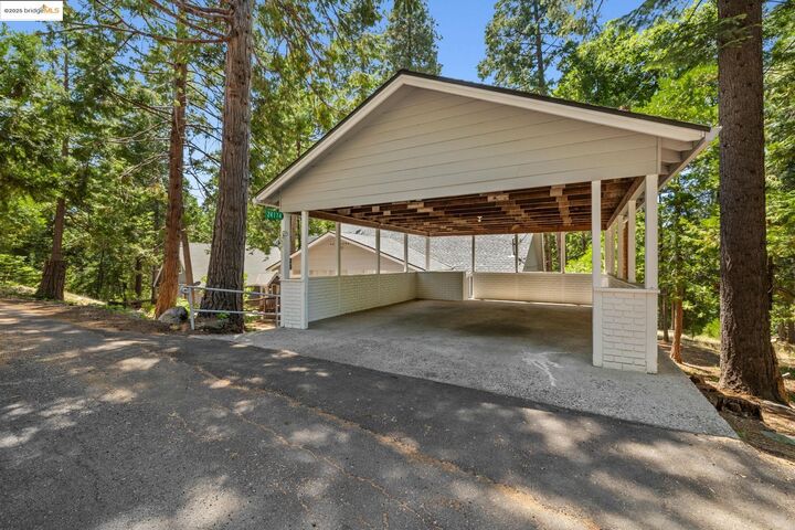 Property Photo:  24174 Lama Rd Hisum  CA 95346