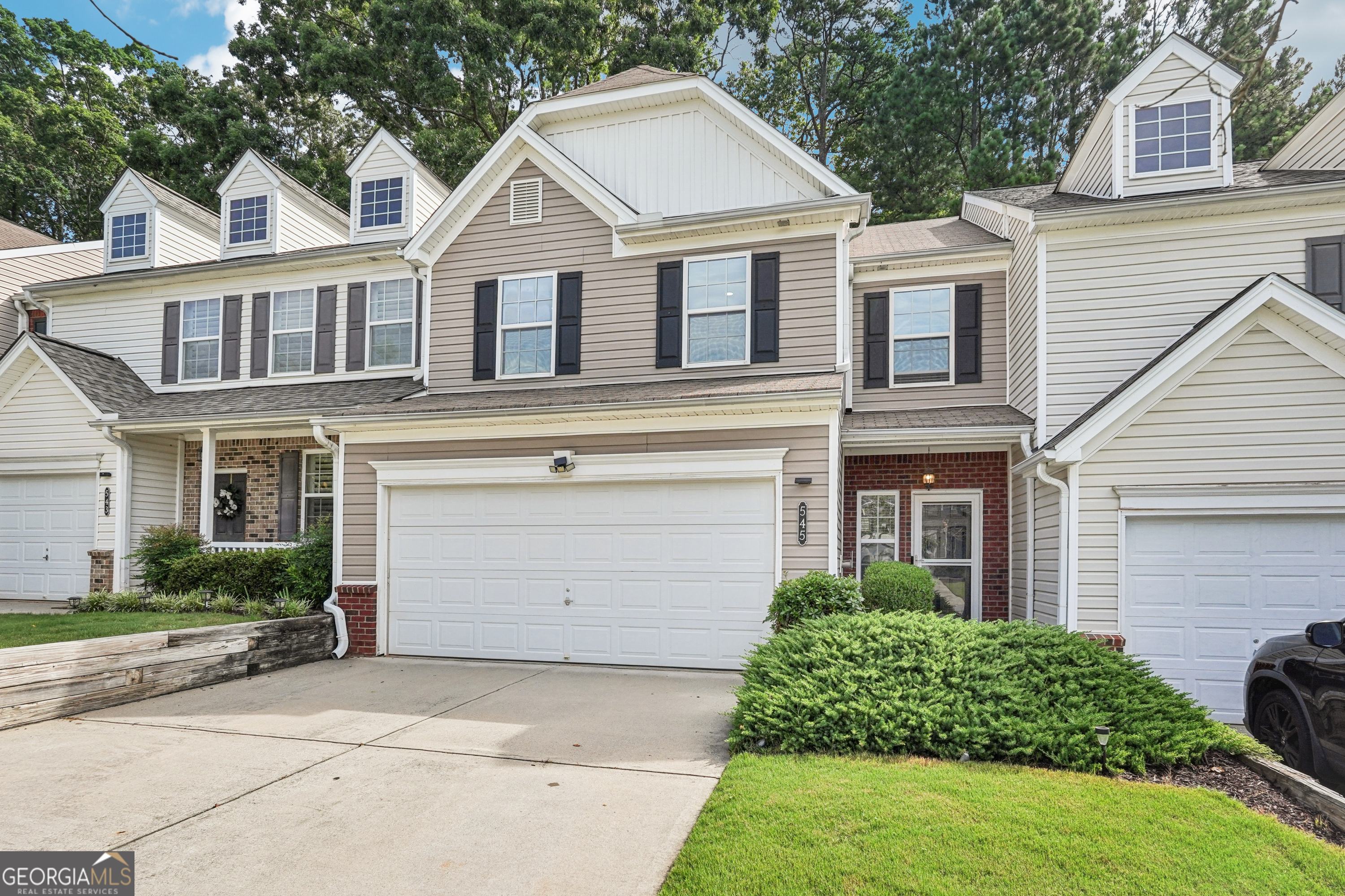Property Photo: 545 Windstone Trail GA 30004