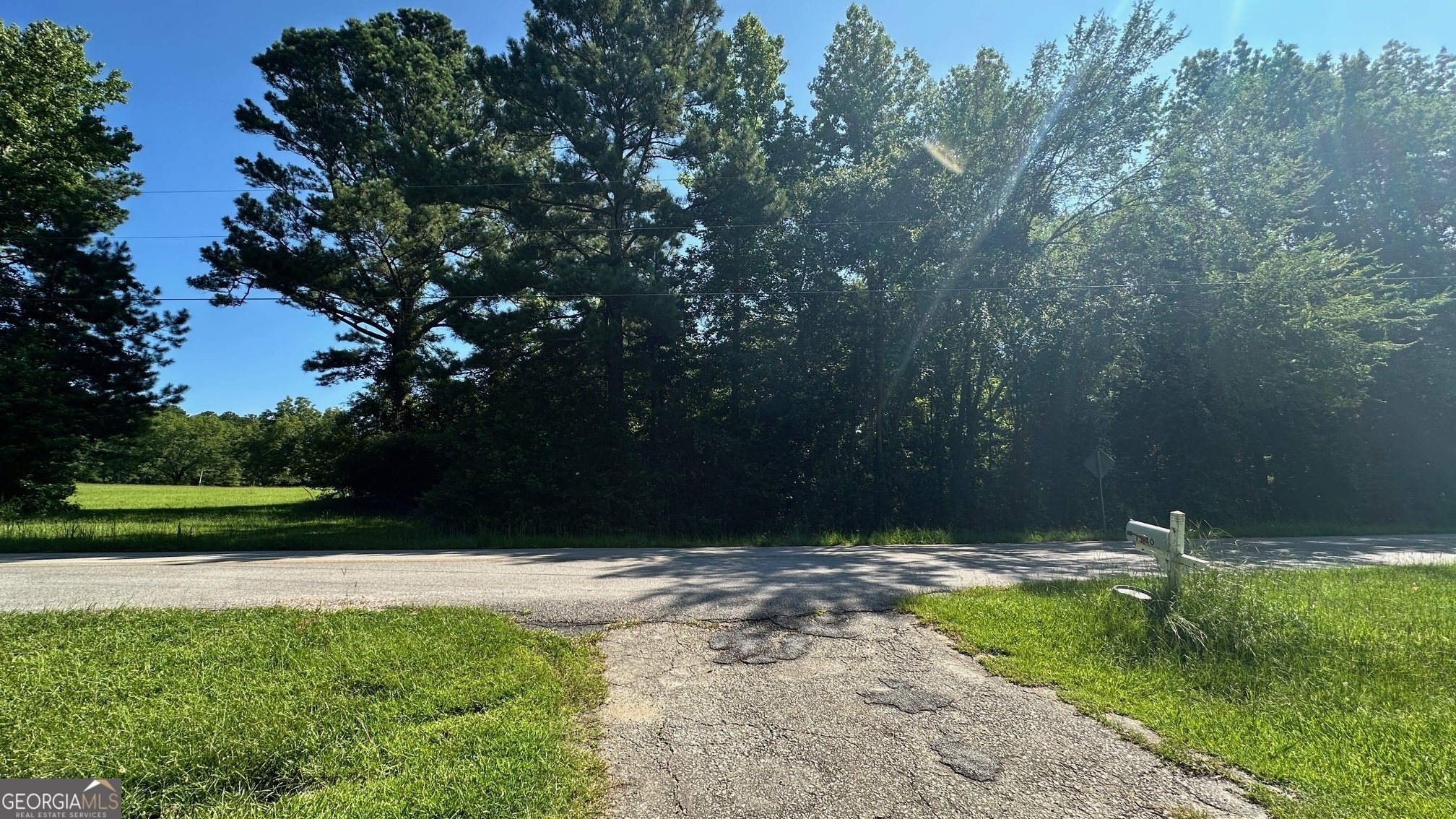 Property Photo: 1 Warren Road GA 30678