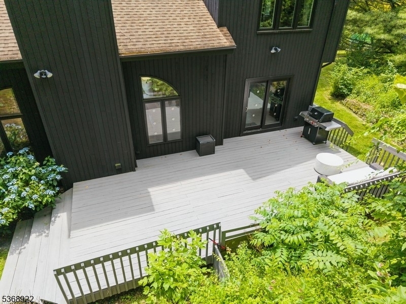 Property Photo: 6 Colonial Ct NJ 07869