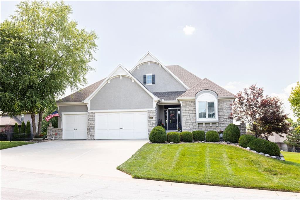 Property Photo: 4500 Parks Summit Terrace MO 64064