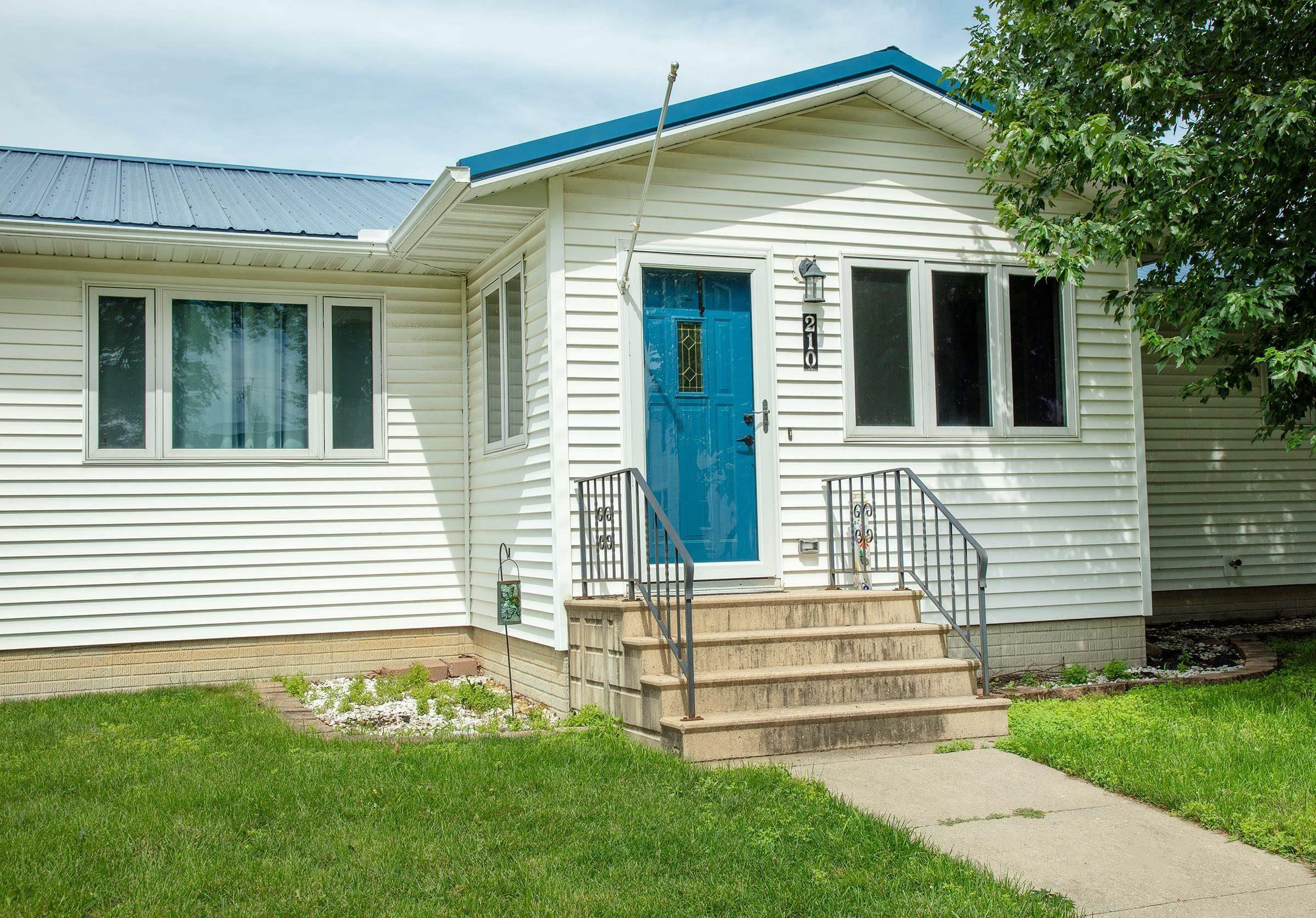 Property Photo: 210 S Mather Street IA 50619