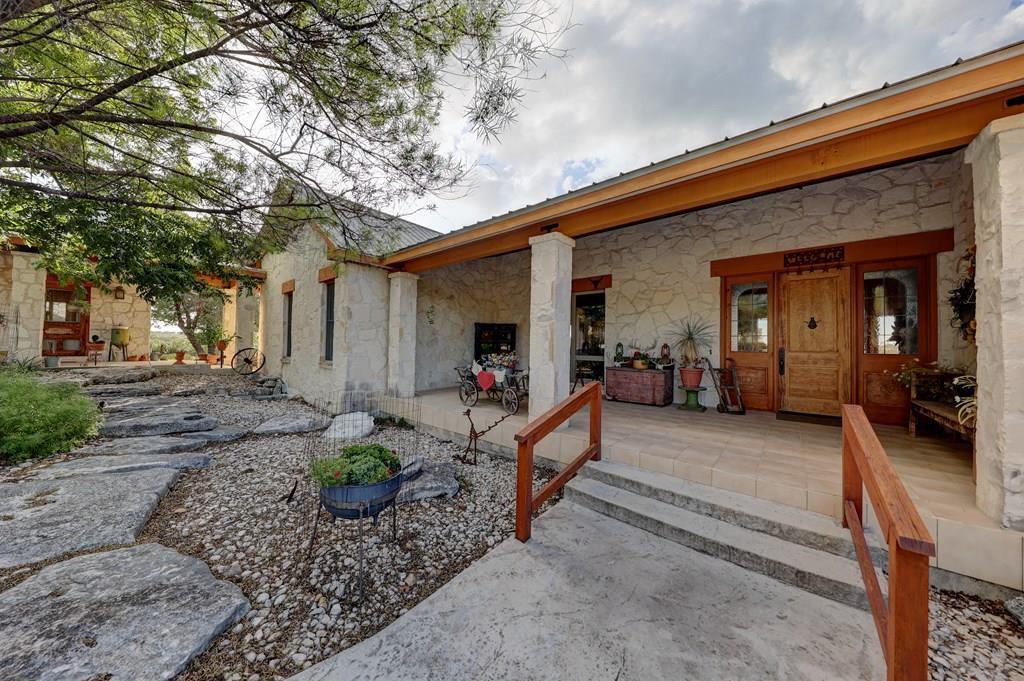 7680 NW White Oak Rd  Kerrville TX 78028 photo