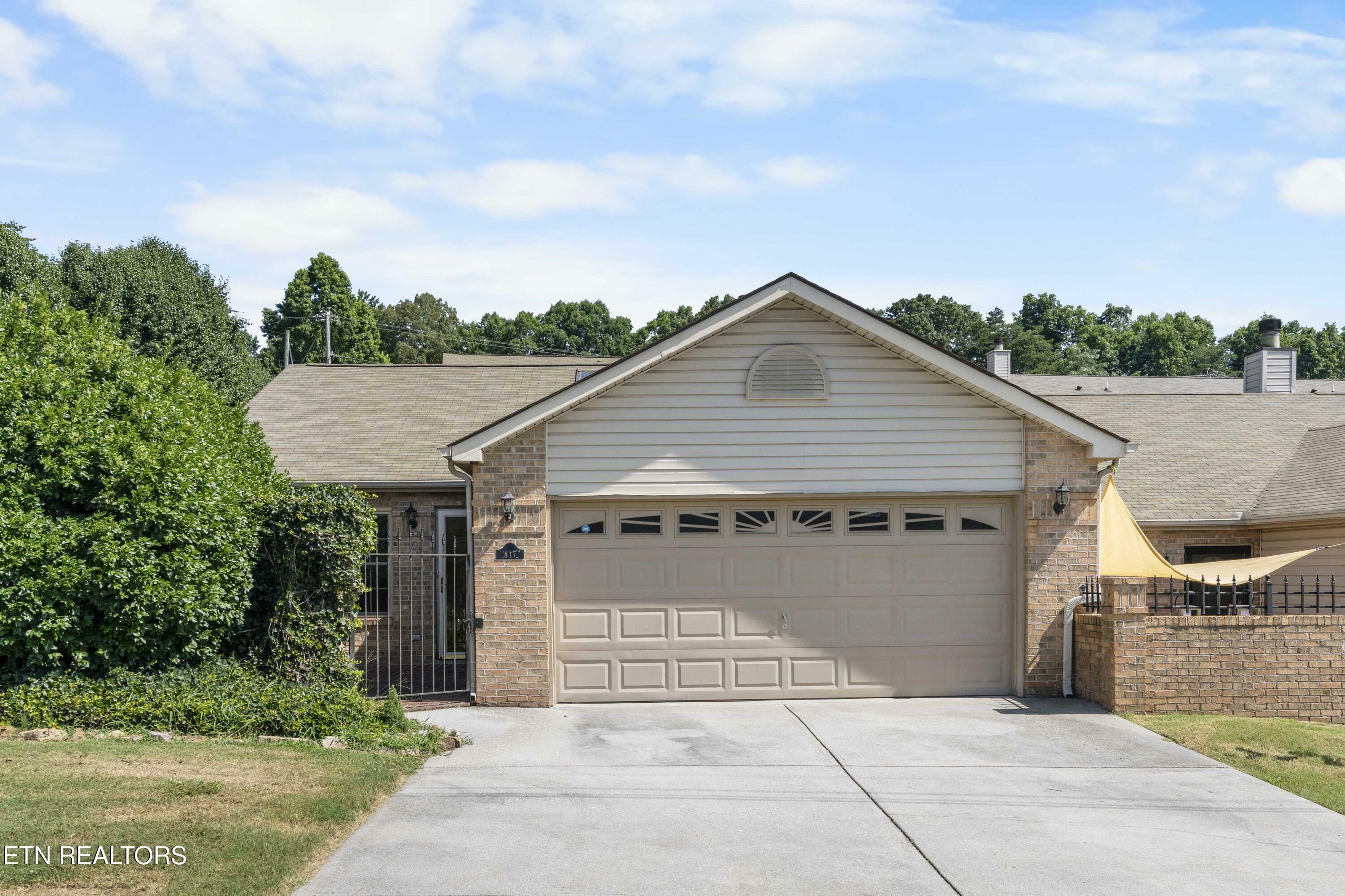 Property Photo: 817 Villaview Way TN 37920