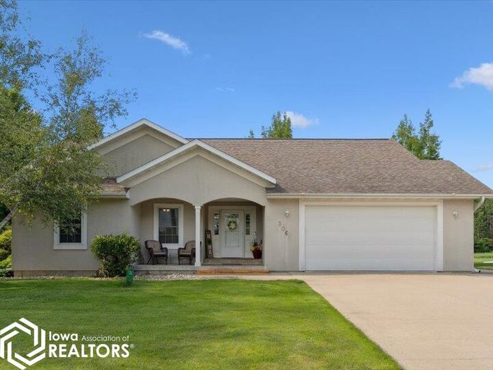 306 South Drive  Middletown IA 52638 photo