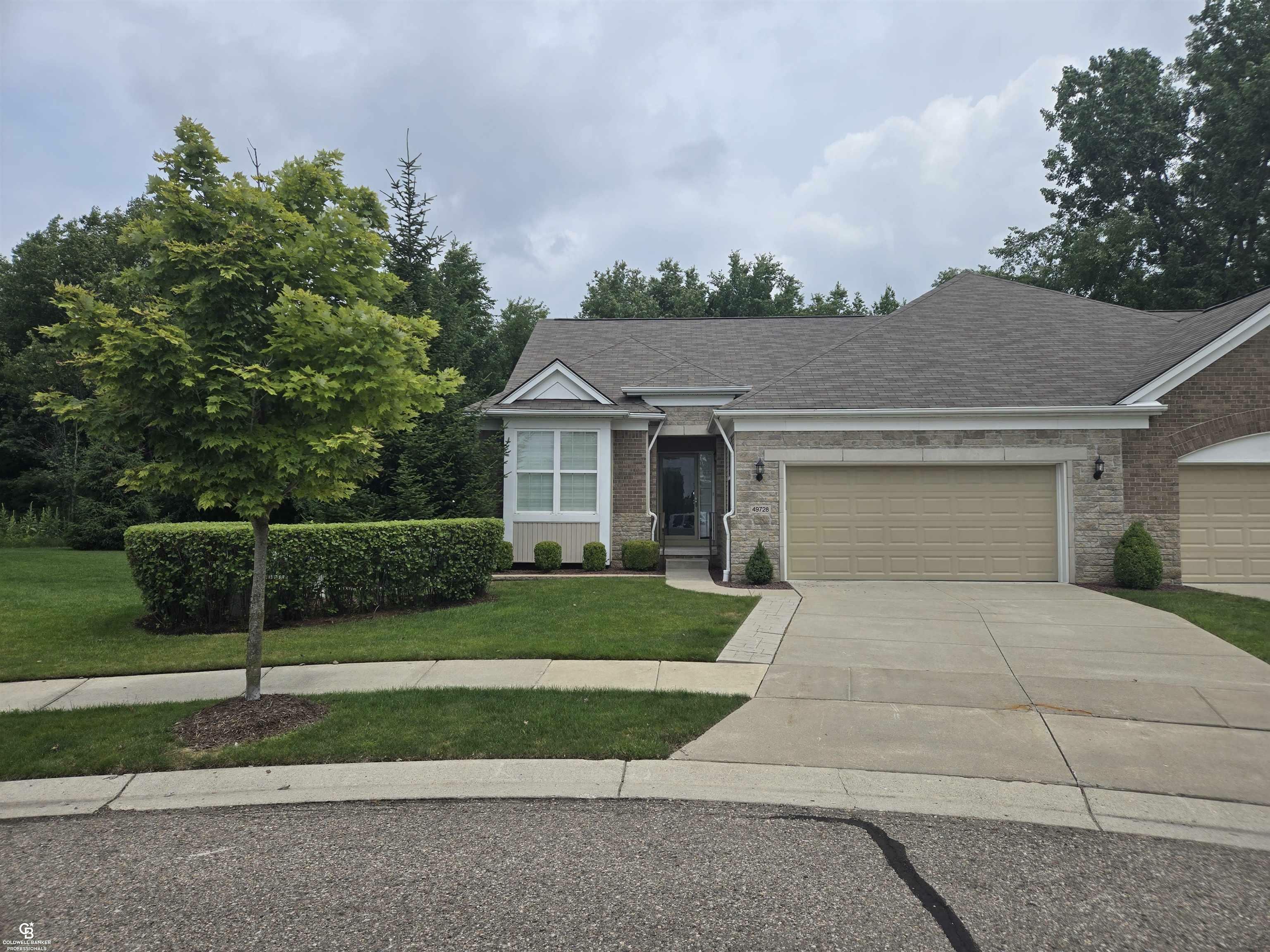 Property Photo: 49728 Lakewood Street MI 48042