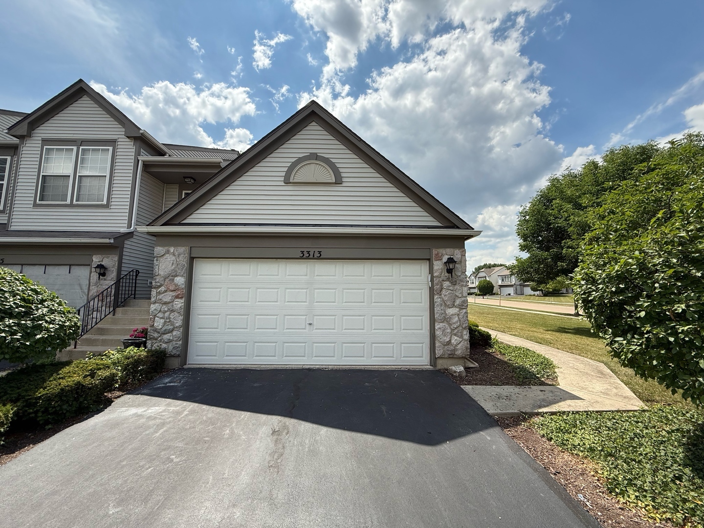 Property Photo: 3313 Bromley Lane 3313 IL 60502