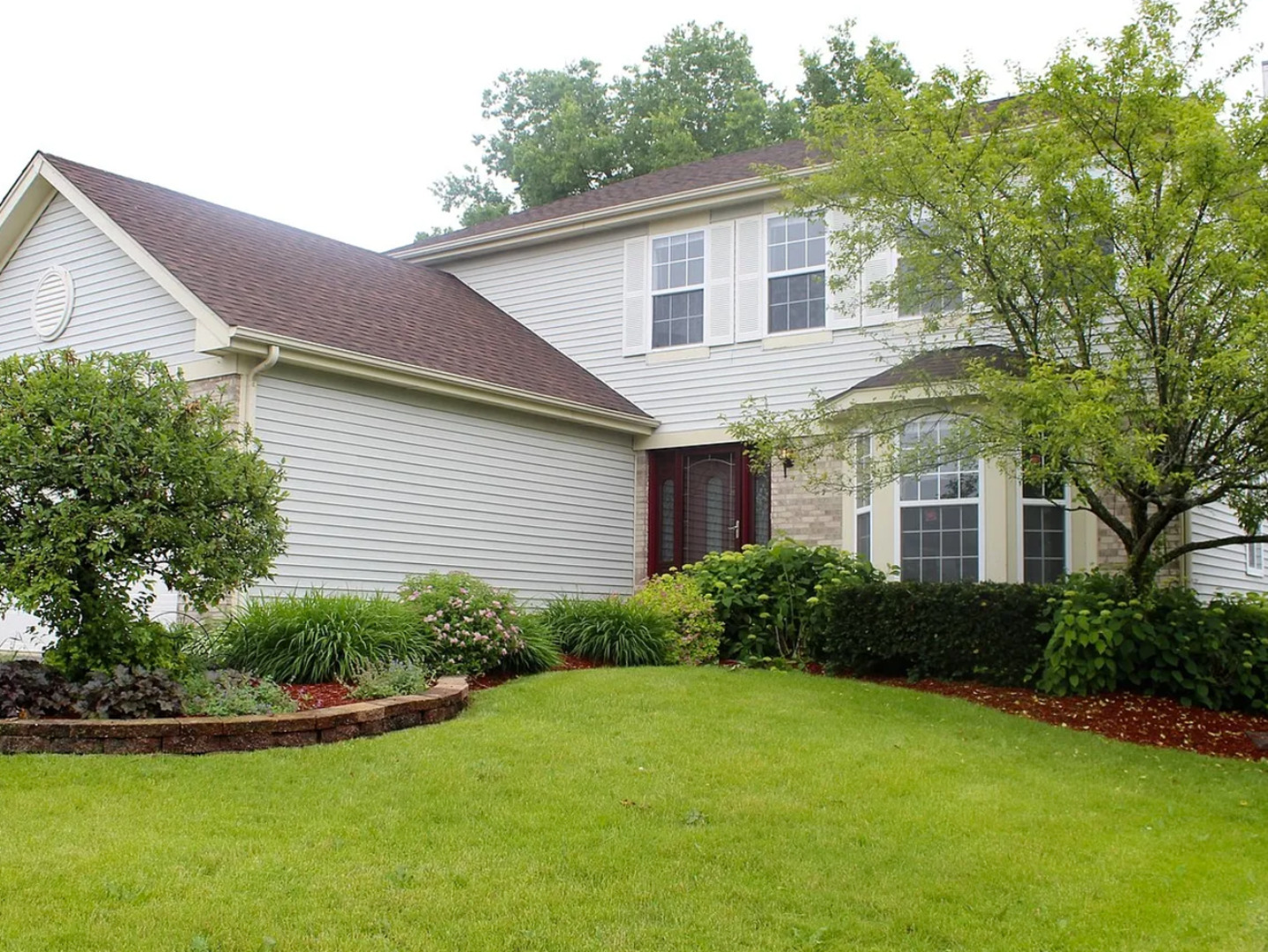 Property Photo:  2412 Woodlake Court  IL 60564 