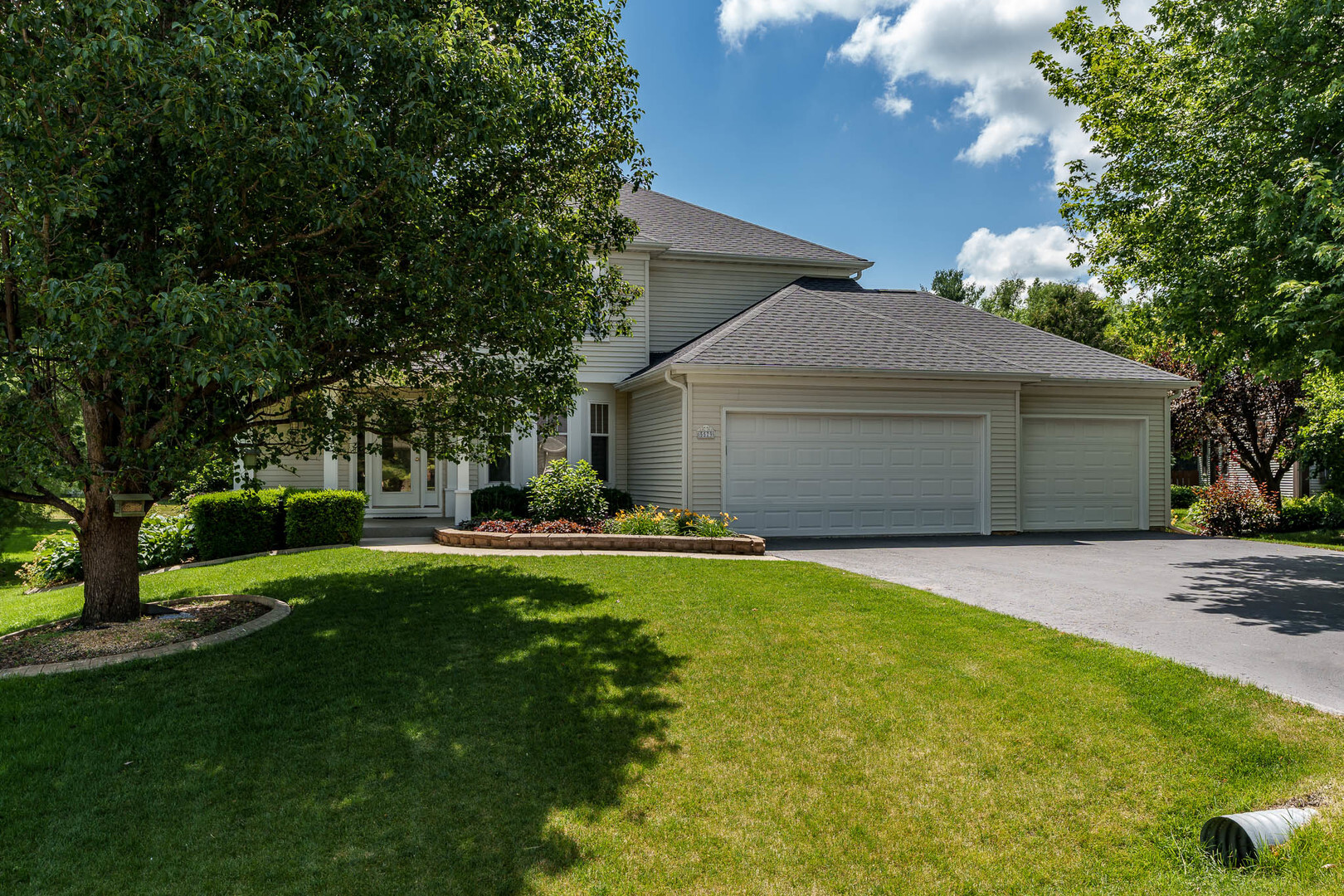 Property Photo: 5579 Hazel Circle IL 61073