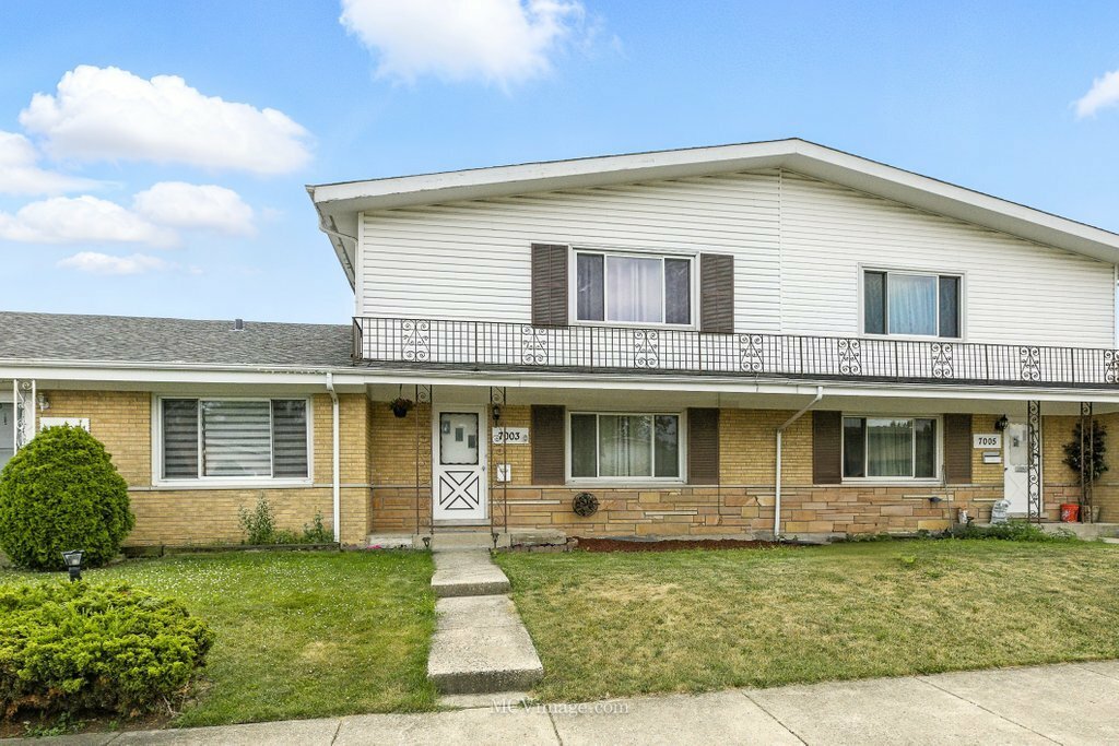 Property Photo: 7003 W Carol Avenue IL 60714