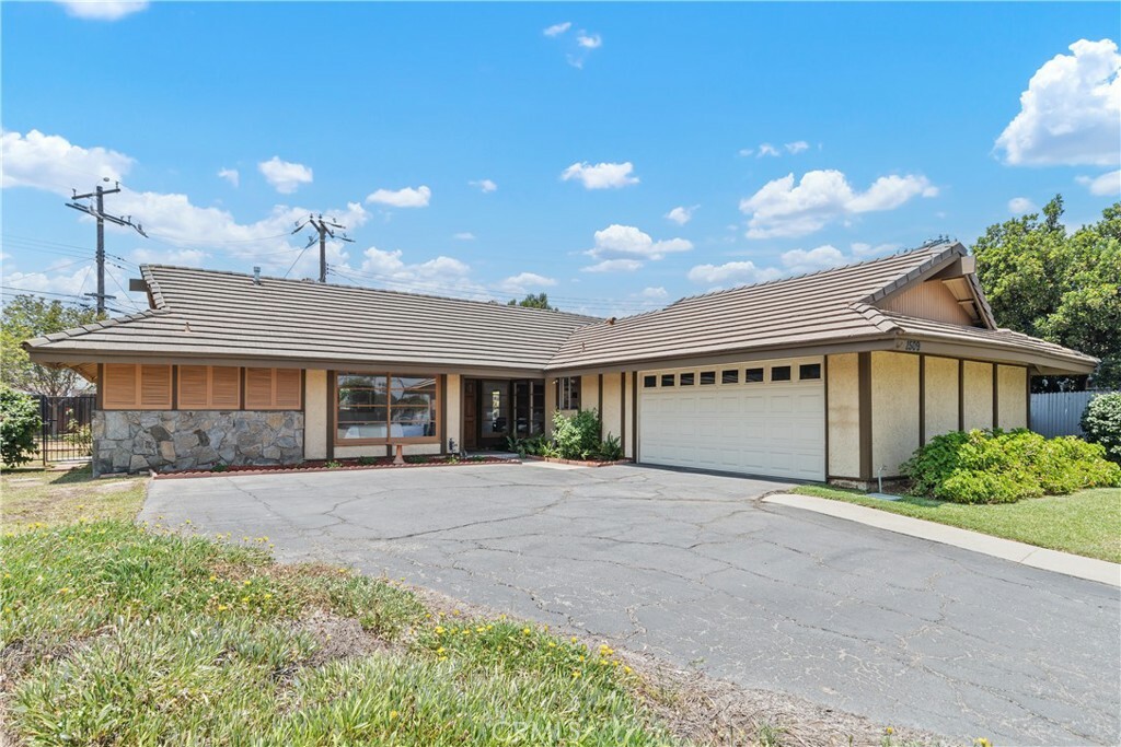Property Photo: 1509 Gemwood Drive CA 90601