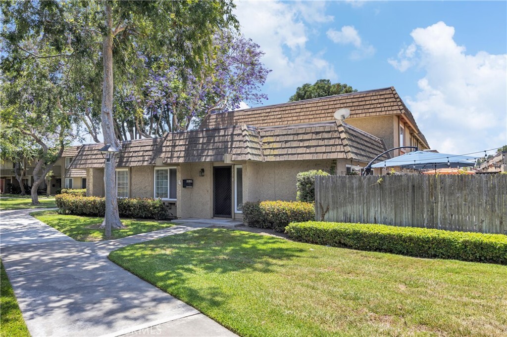 Property Photo: 10270 Durango River Court CA 92708