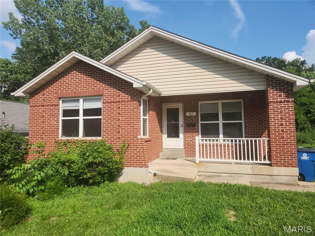 Property Photo: 707 Silver Street IL 62002