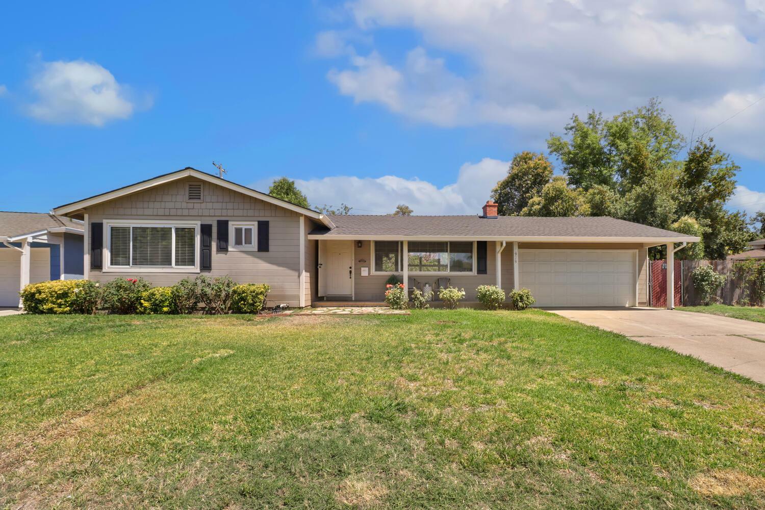 Property Photo: 1929 Keith Way CA 95815