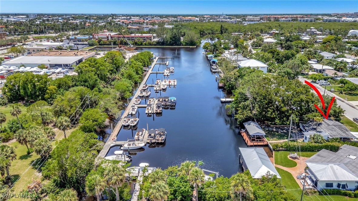 Property Photo: 2160 Harbor Lane FL 34104