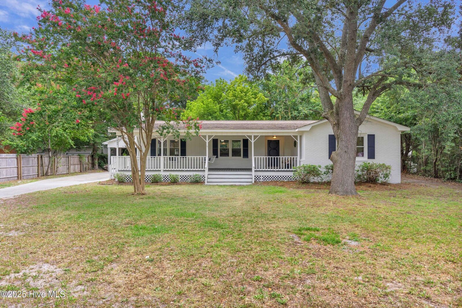 Property Photo: 4934 Pleasant Oaks Drive NC 28412
