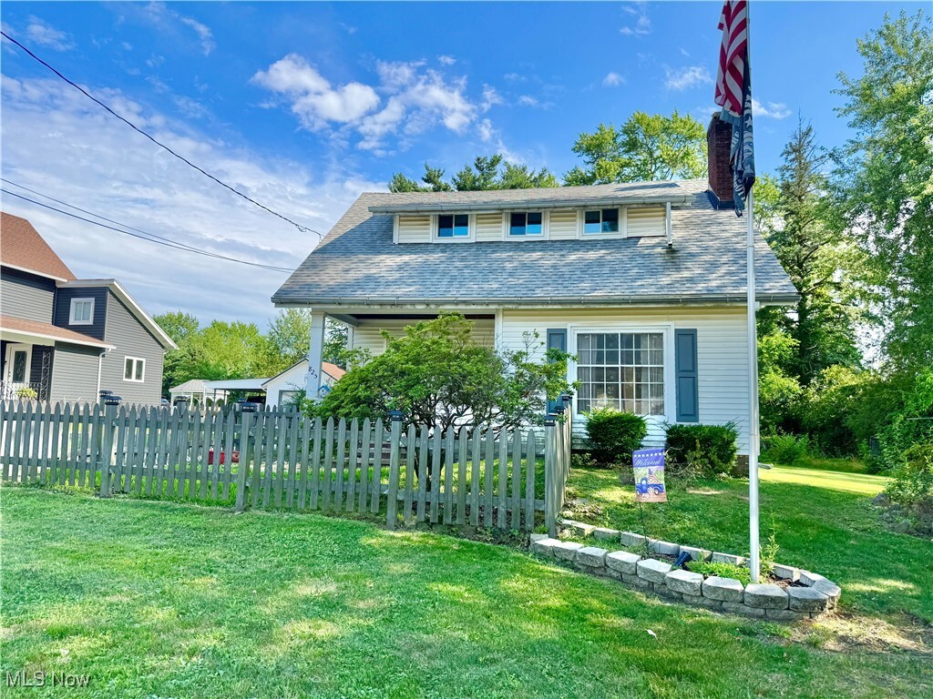Property Photo: 825 Summit Street OH 44460