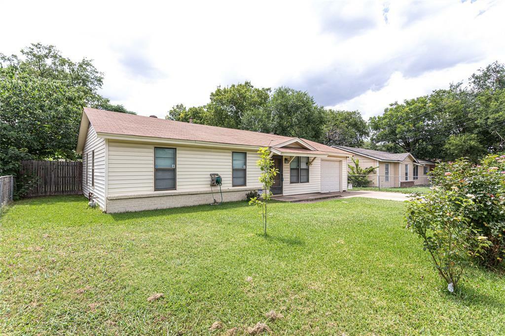 Property Photo:  5224 Shackleford Street  TX 76119 