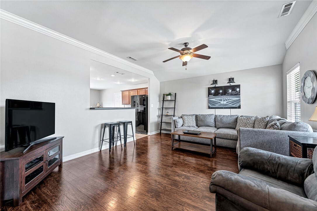 Property Photo:  1211 Colonel Hawthorne Drive  AR 72753 