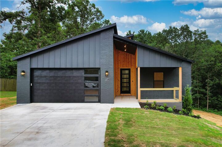 Property Photo: 7 Consett Lane AR 72714