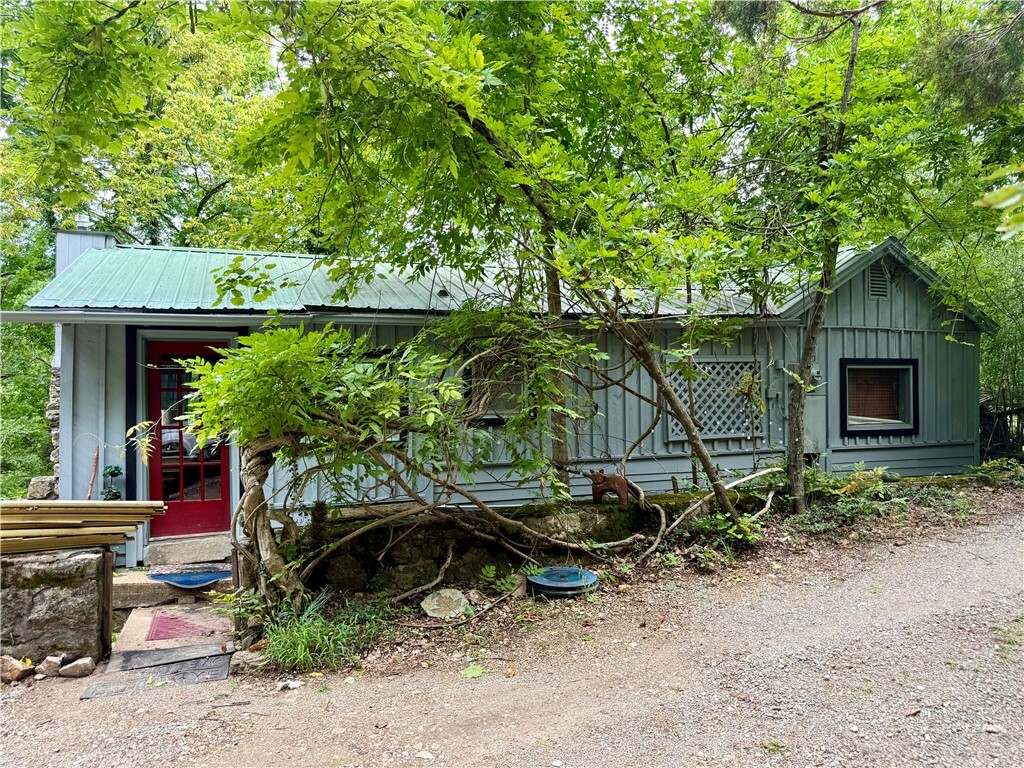 Property Photo: 16 Nut Street AR 72632