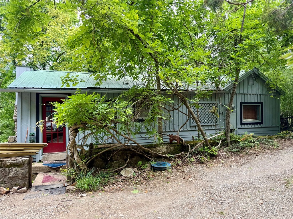 Property Photo: 16 Nut Street AR 72632