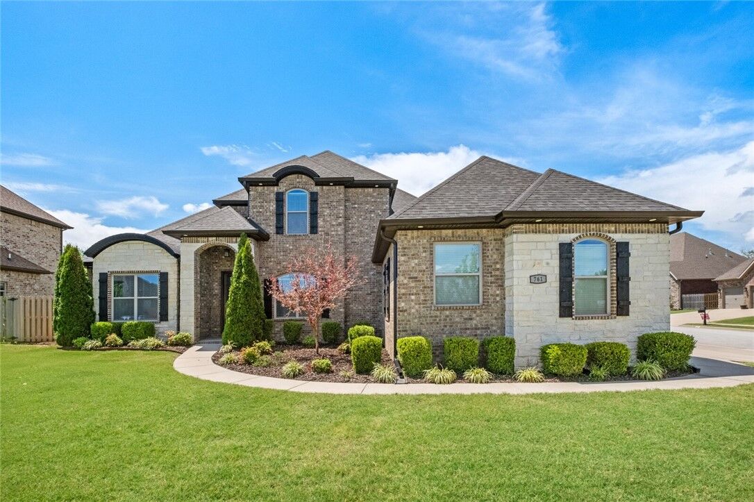 Property Photo: 761 Via Lucca AR 72762