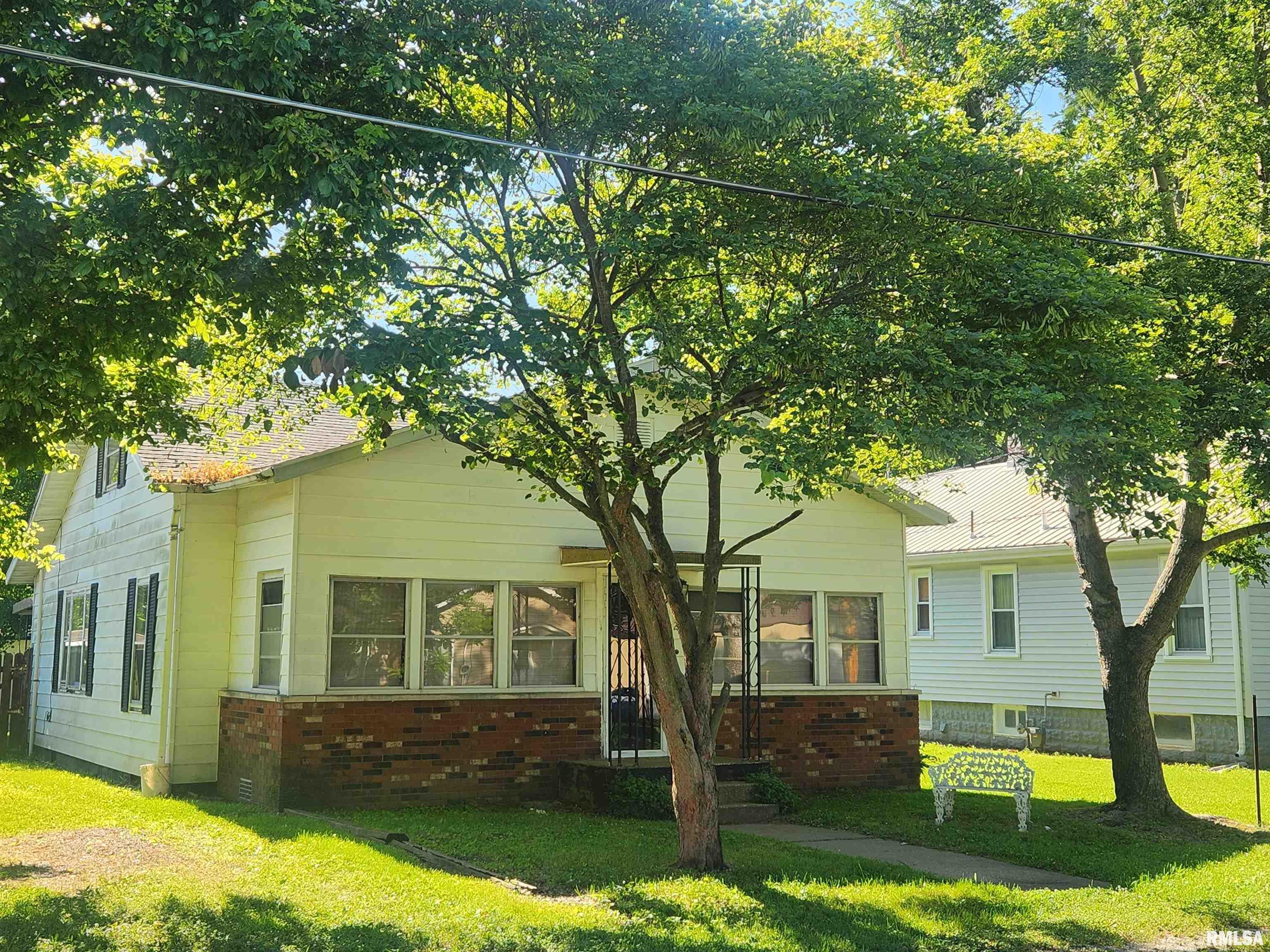 Property Photo: 242 Missouri Street IL 62274