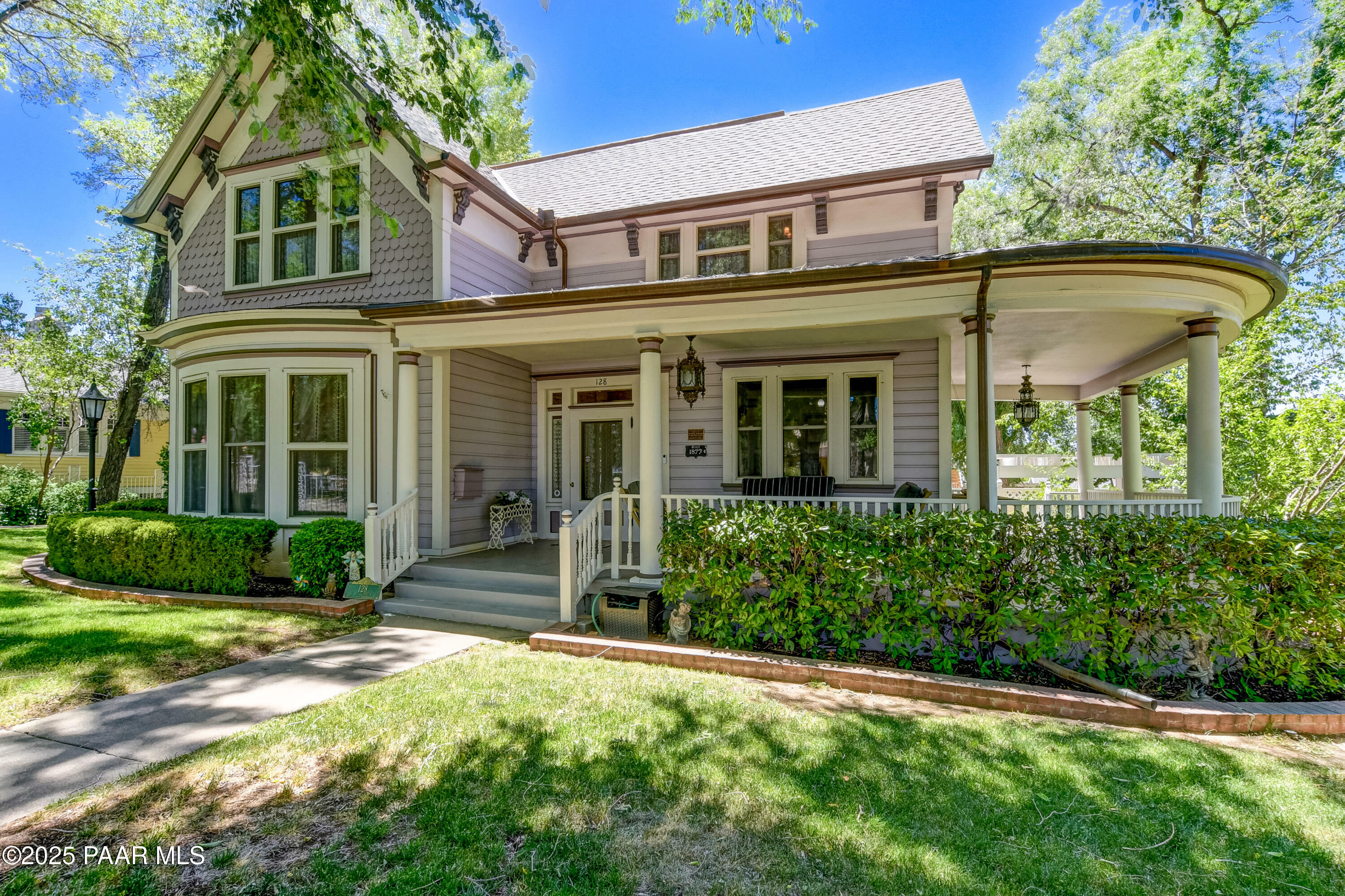 Property Photo: 128 S Mt Vernon Avenue AZ 86303