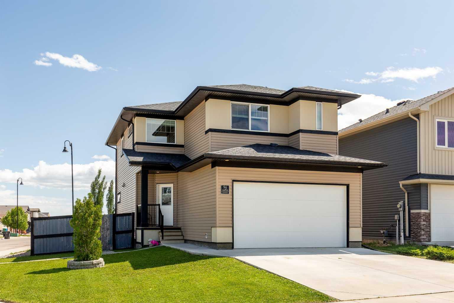 Property Photo: 96 Northlander Way W AB T1J 5K8
