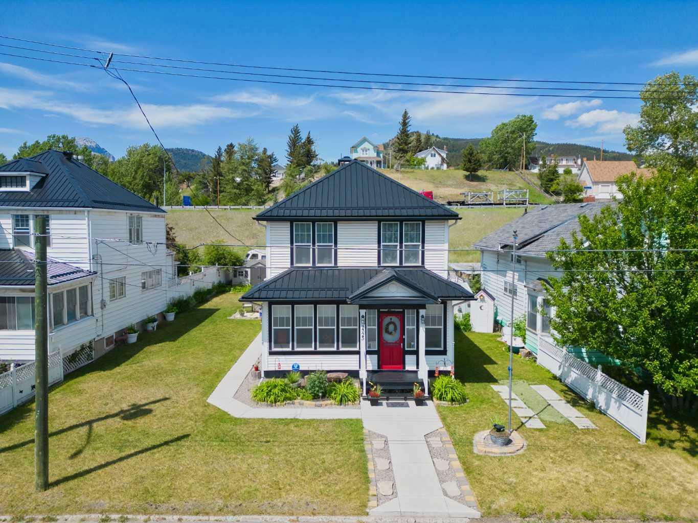 7725 19 Avenue  Coleman AB T0K 0M0 photo