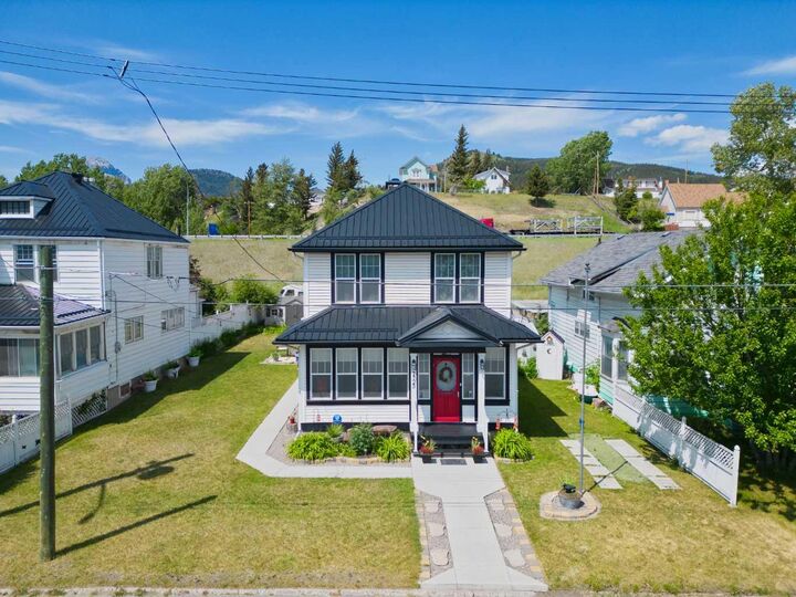 7725 19 Avenue  Coleman AB T0K 0M0 photo