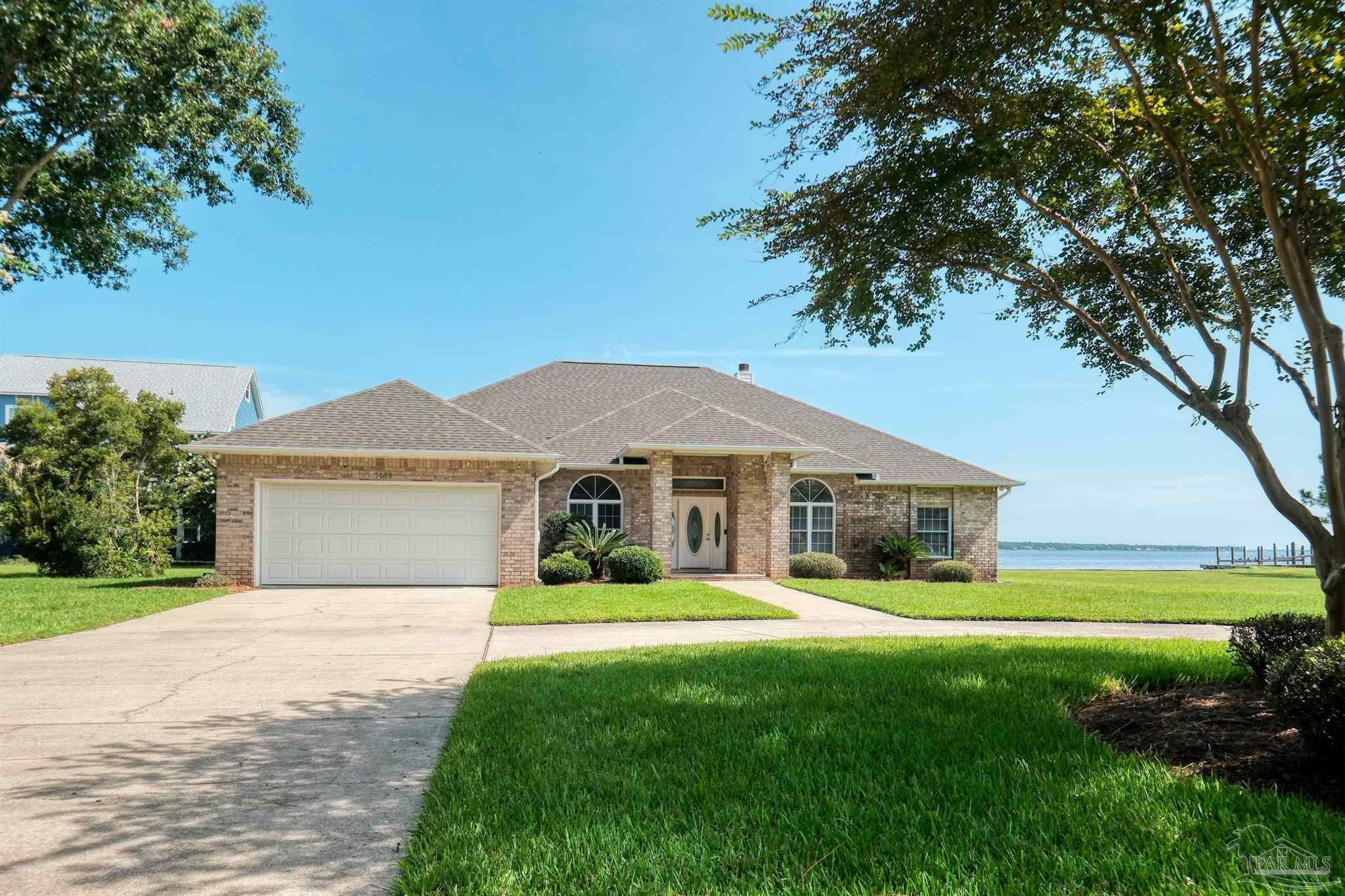 Property Photo: 5450 N Shore Rd FL 32507