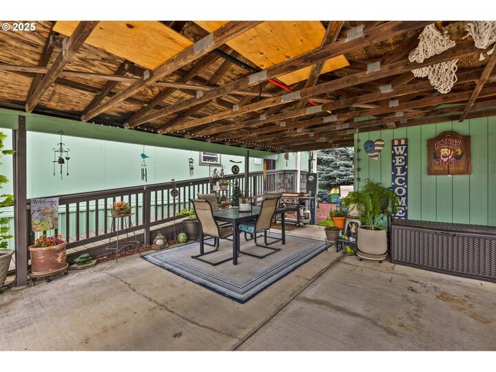 Property Photo: 2232 42nd Ave OR 97317