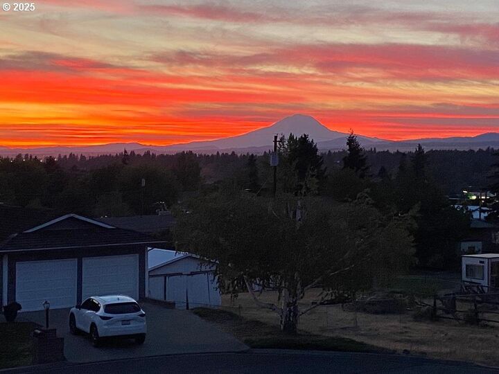 Property Photo:  1014 Roe Dr  WA 98620 