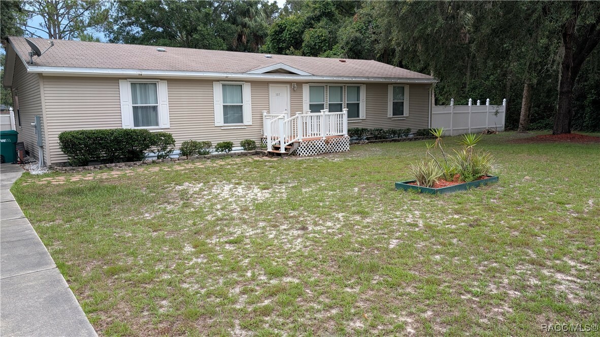 Property Photo: 105 S Camellia Avenue FL 34429