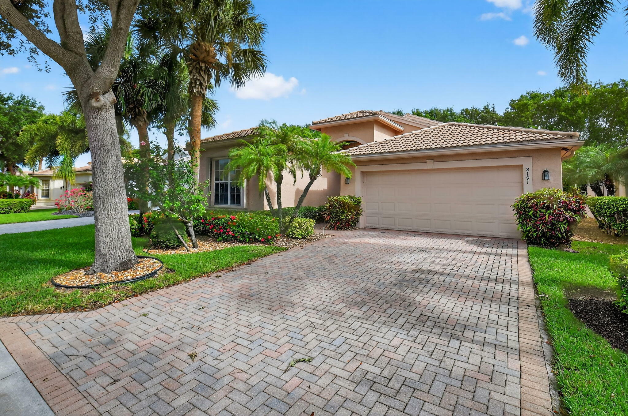 Property Photo: 8191 Playa Del Sur Boulevard FL 33467