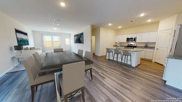 Property Photo:  826 Goodhart  TX 78221 