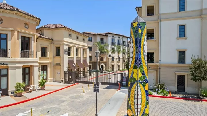 Property Photo: 23500 Park Sorrento H32 CA 91302
