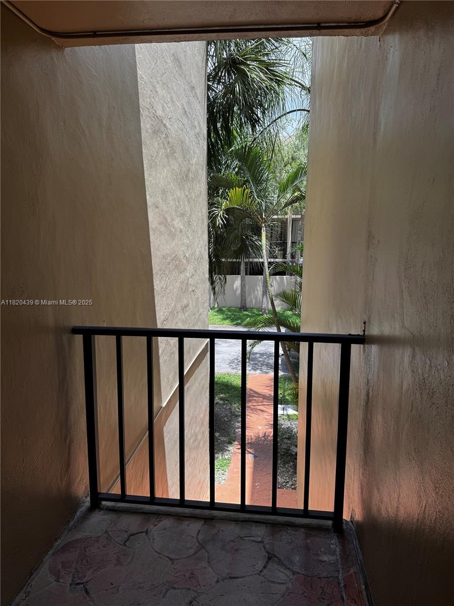 Property Photo: 10875 SW 112th Ave 206 FL 33176