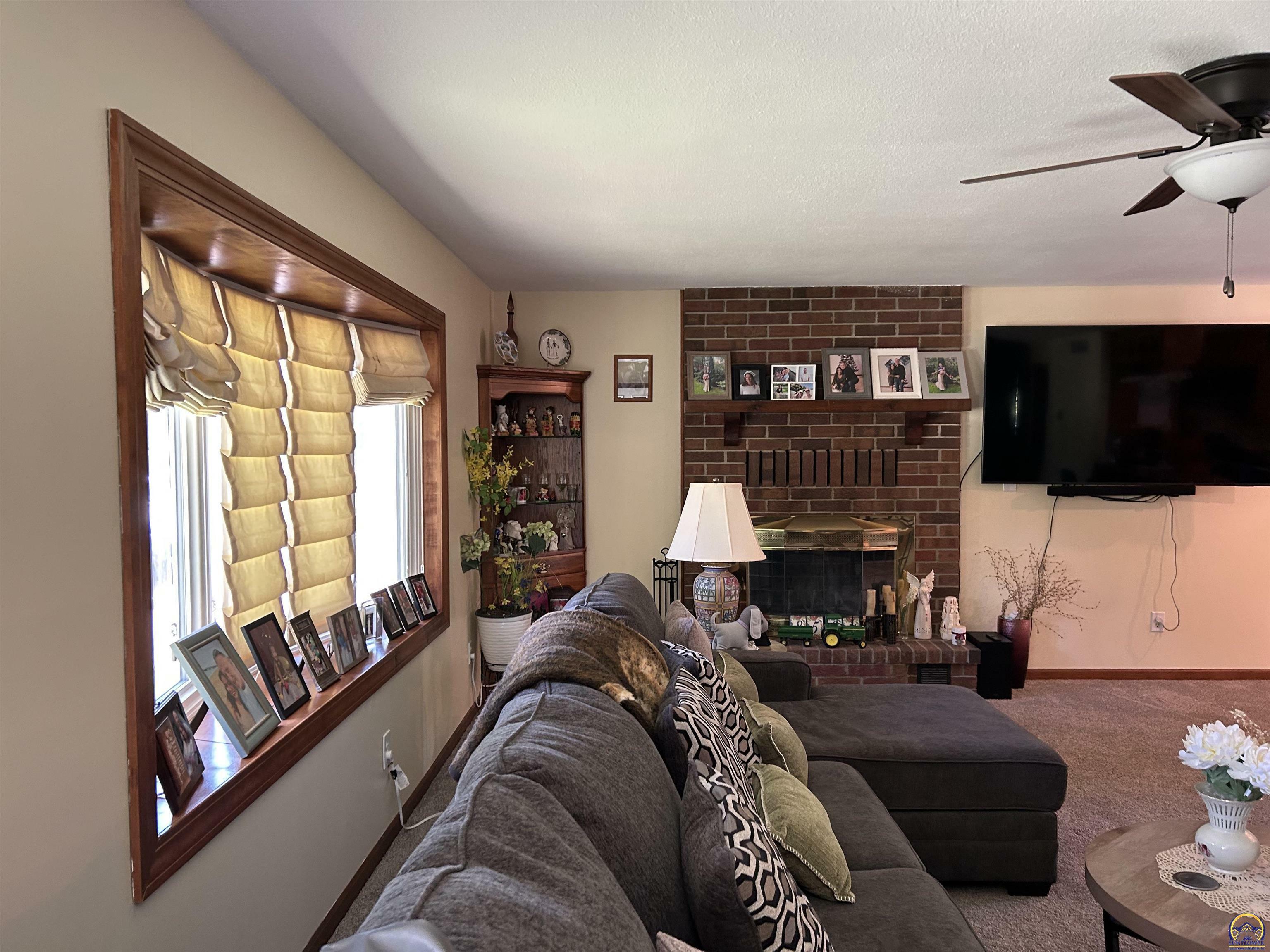 Property Photo: 8597 Oak Point Rd KS 66070