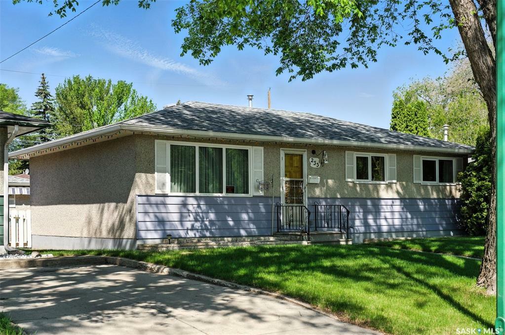 Property Photo: 233 Ottawa Avenue N SK S7L 3N9