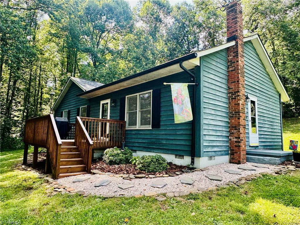 Property Photo: 174 Springview Drive NC 28651